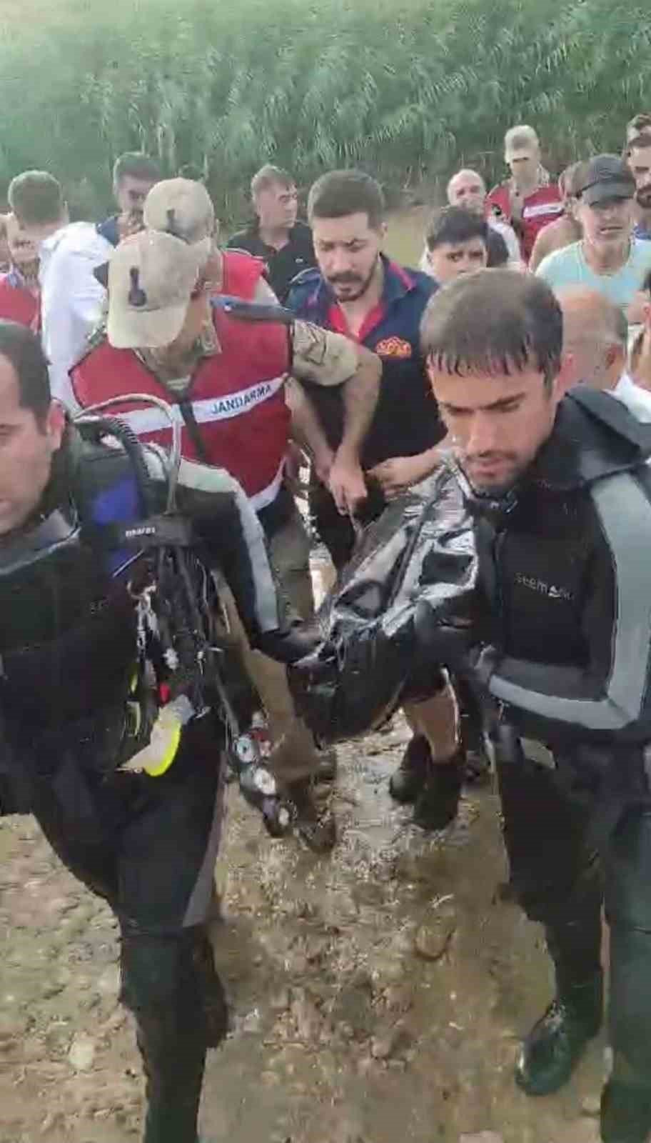 Suda kaybolan gencin cansız bedenine ulaşıldı