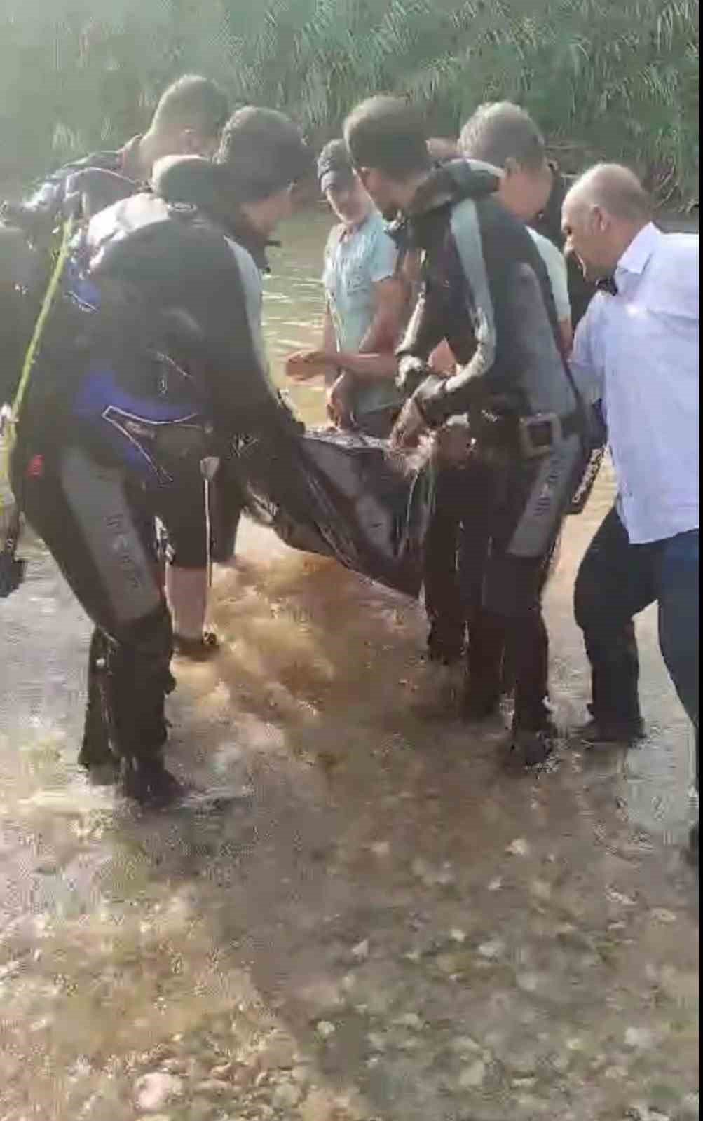 Suda kaybolan gencin cansız bedenine ulaşıldı