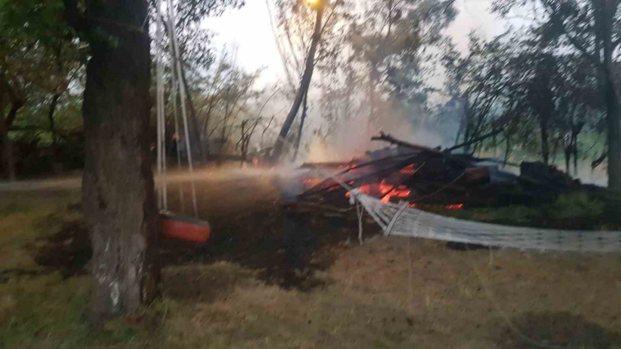 Van’da itfaiye ekipleri 18 saatte 18 yangına müdahale etti