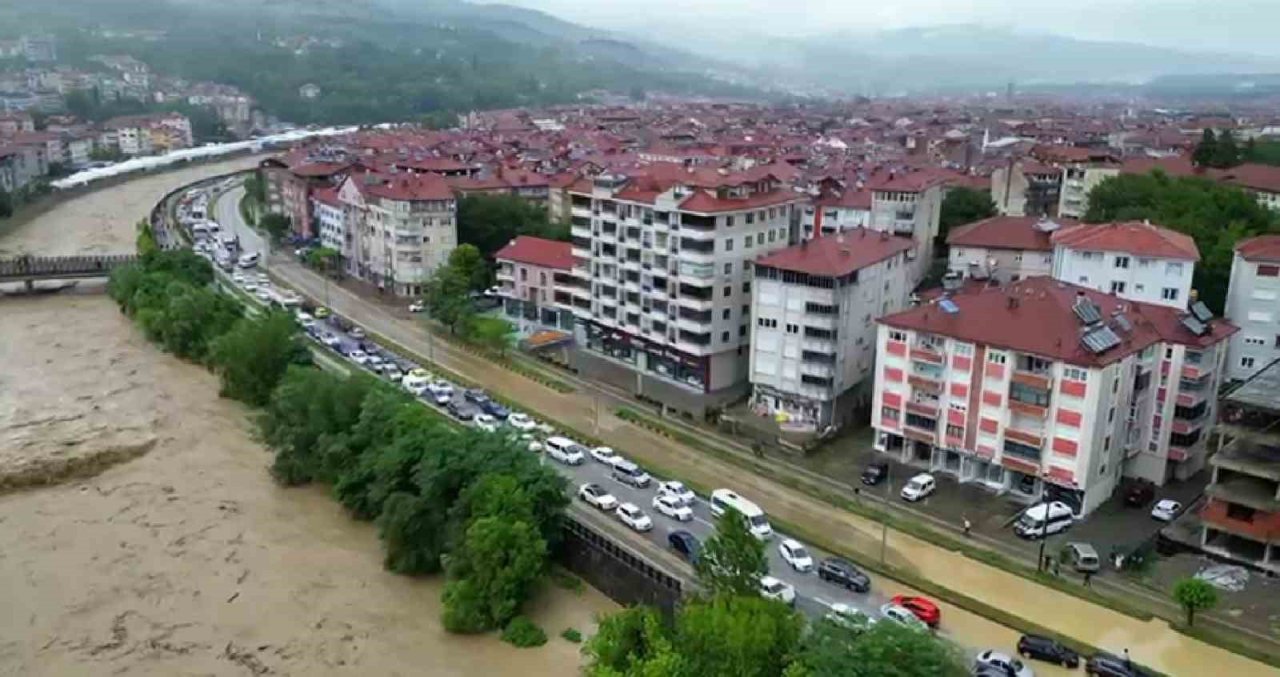 Zonguldak’taki sel havadan görüntülendi
