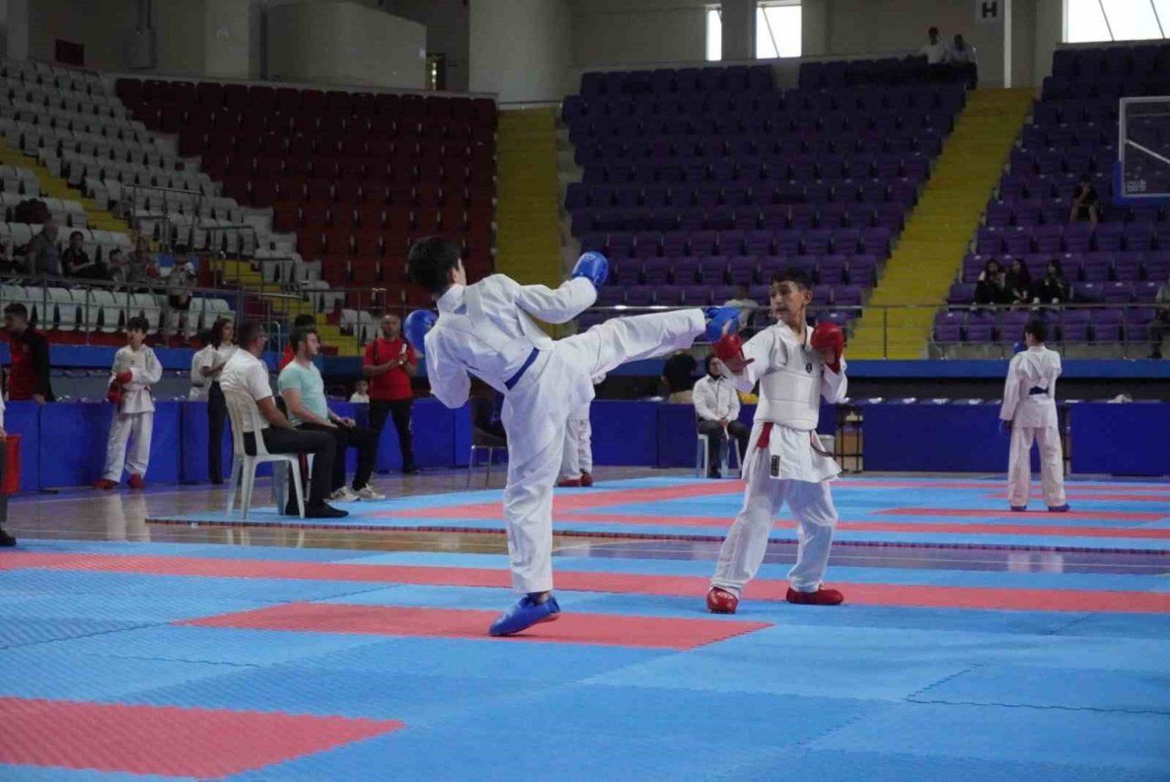 Anadolu Yıldızlar Ligi’nde Karate Yarı Final Müsabakaları Sona Erdi