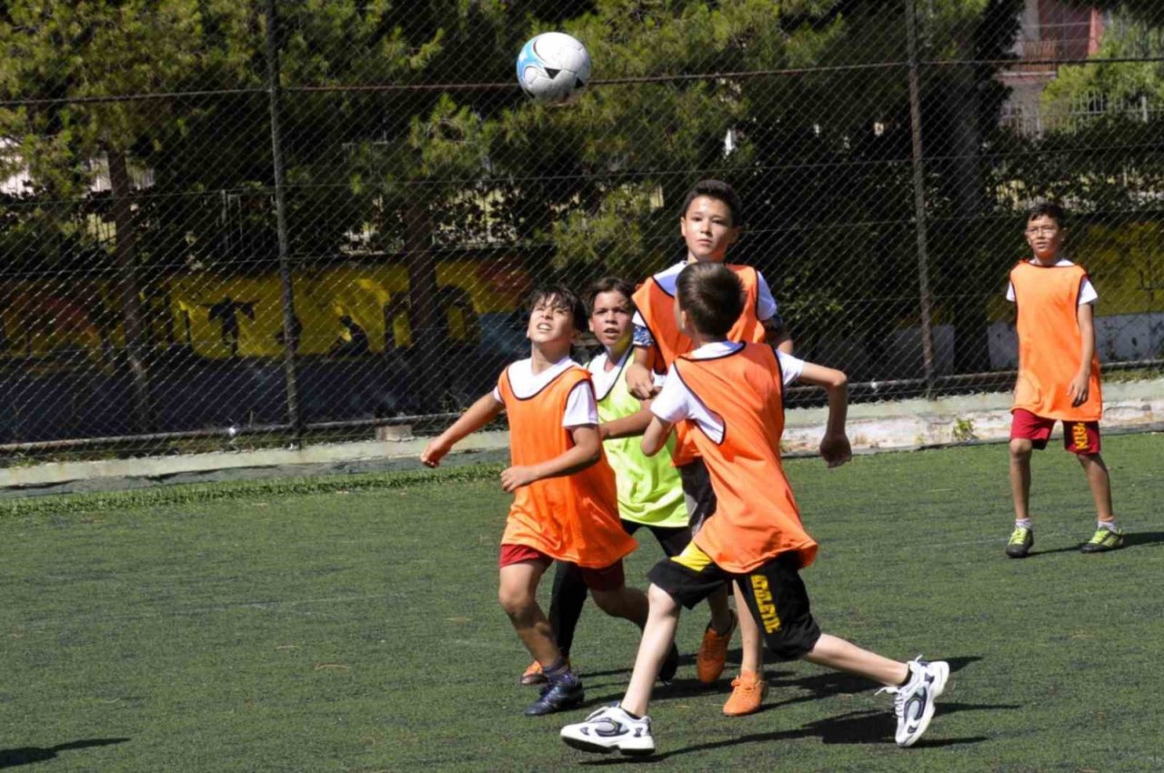 Geleceğin futbolcuları Çine’de yetişiyor