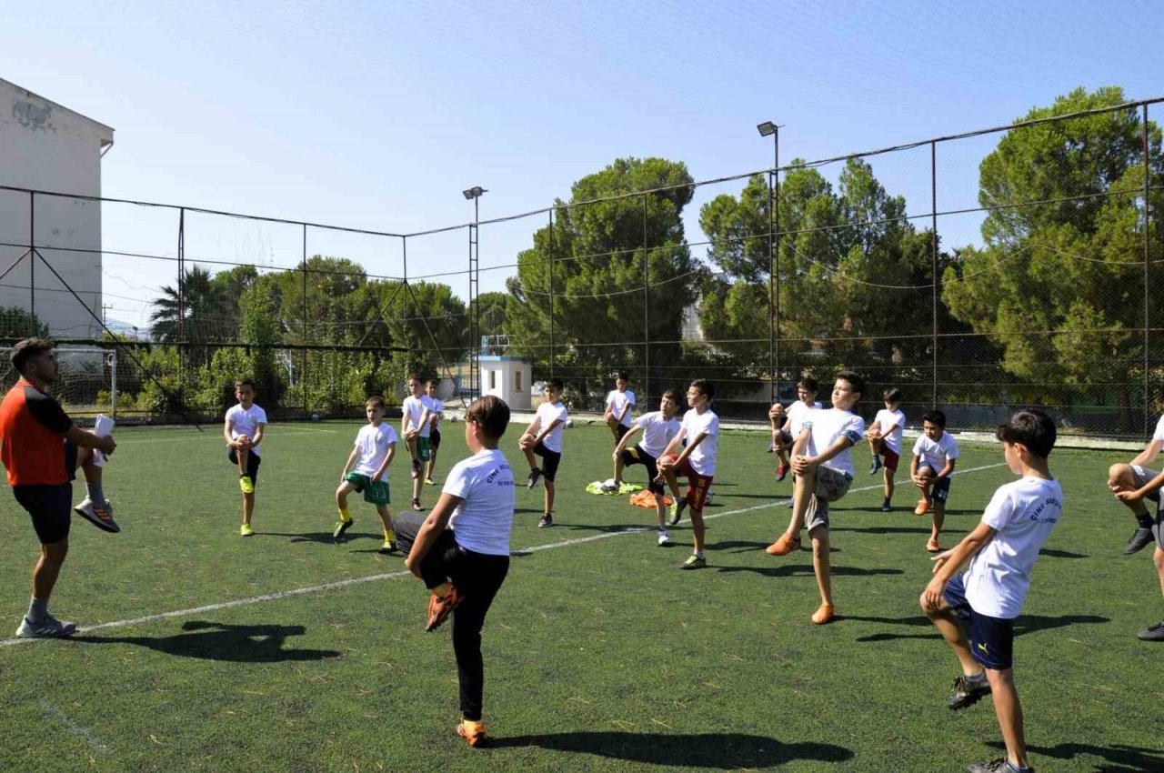 Geleceğin futbolcuları Çine’de yetişiyor