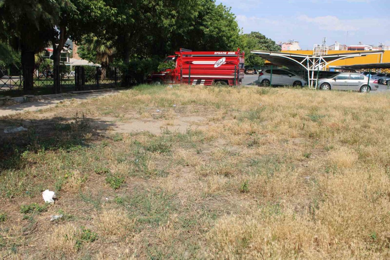 Can dostlar köpek parkı sahipsiz kaldı