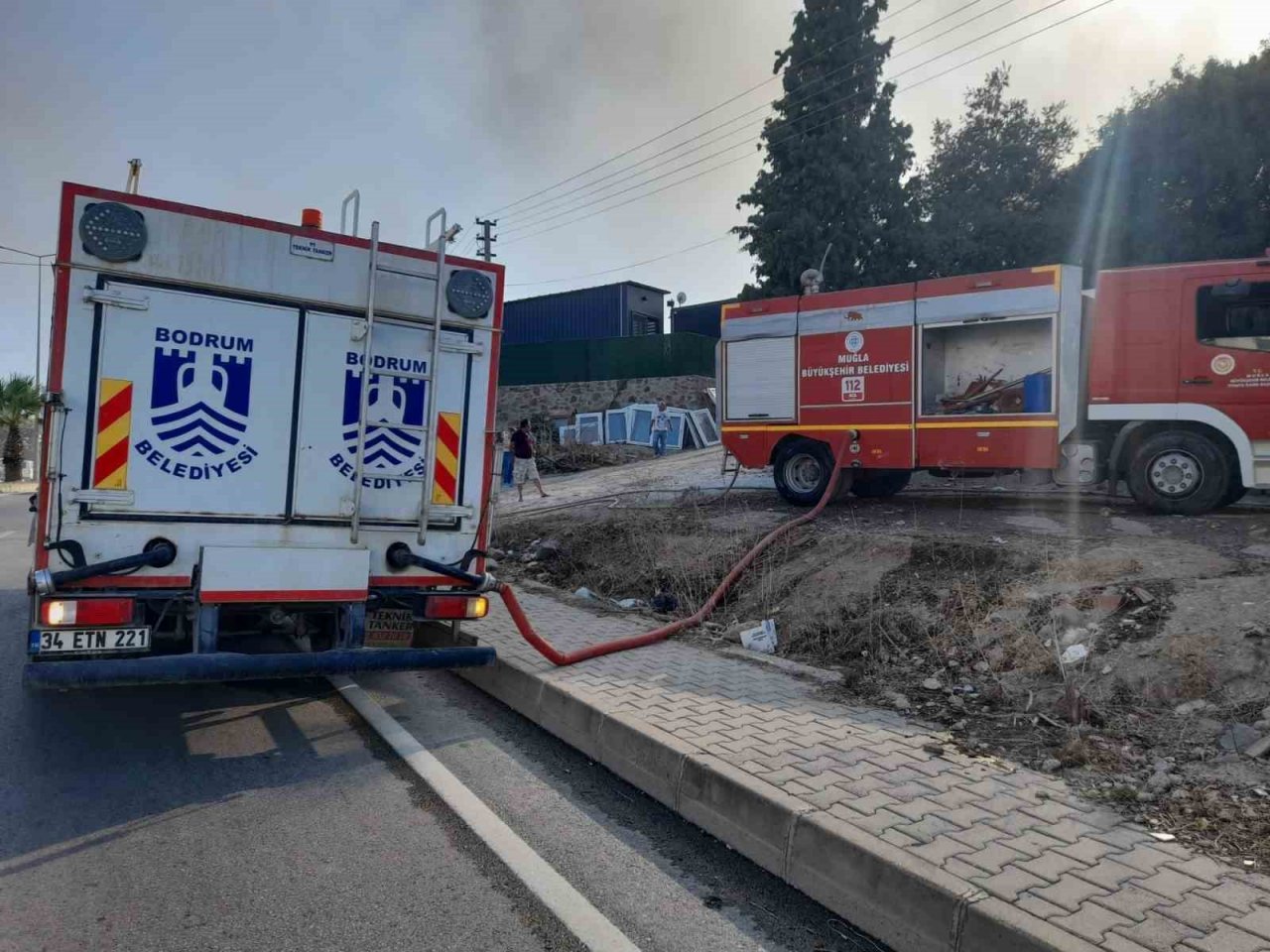 Bodrum Belediyesi ekipleri yangınlara müdahalede destek oldu