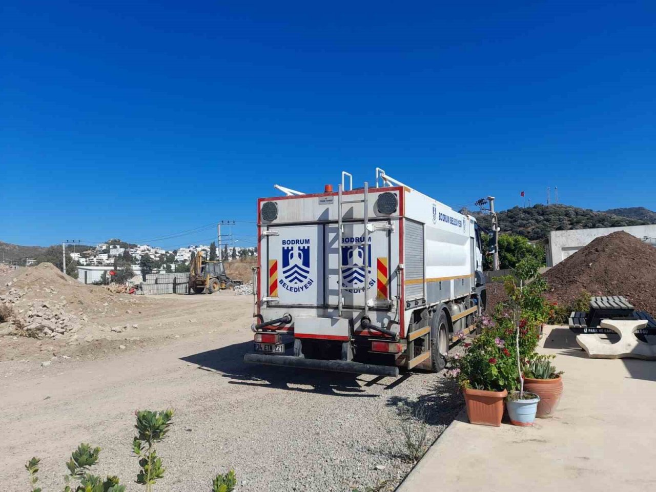 Bodrum Belediyesi ekipleri yangınlara müdahalede destek oldu