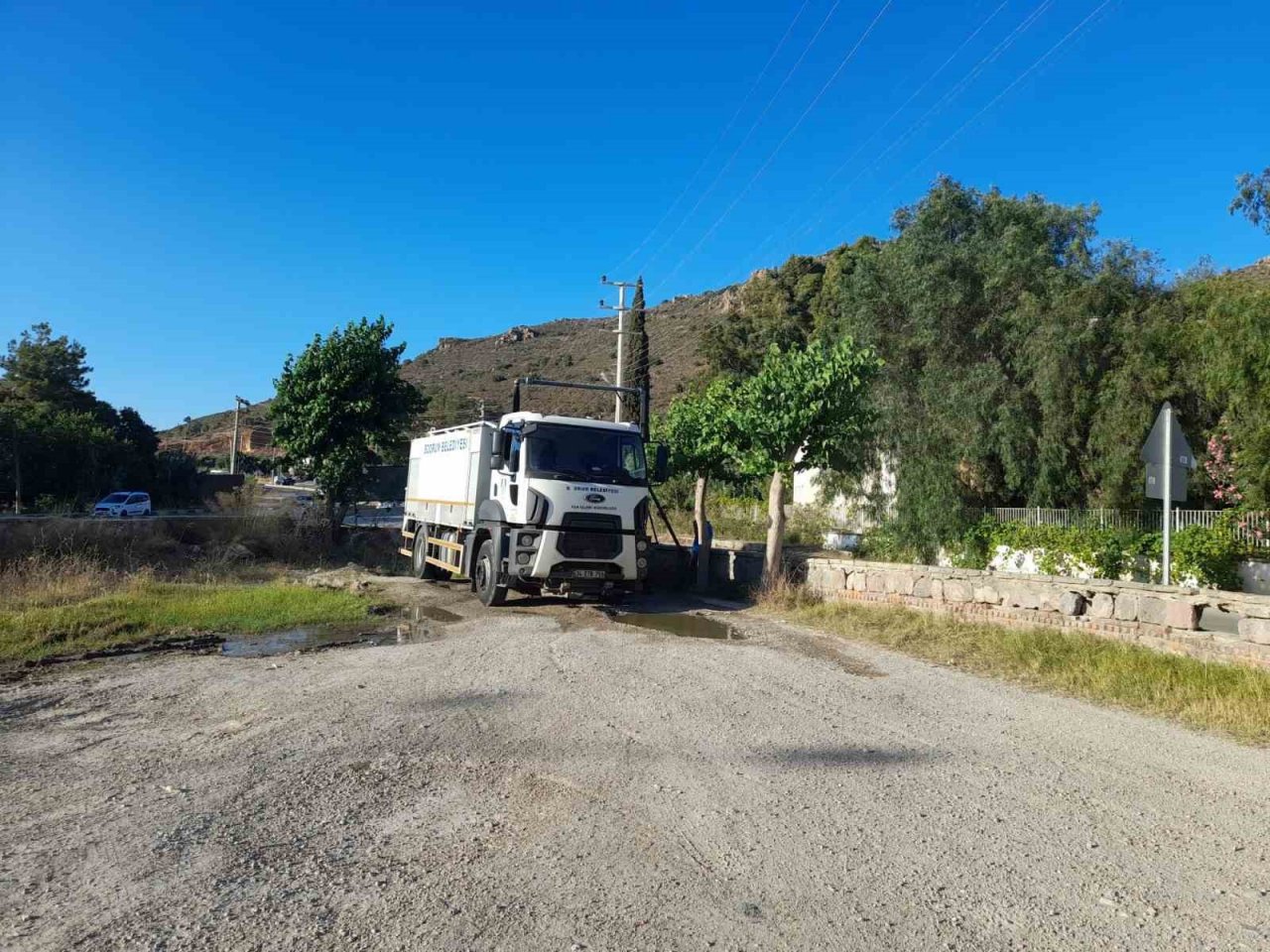 Bodrum Belediyesi ekipleri yangınlara müdahalede destek oldu