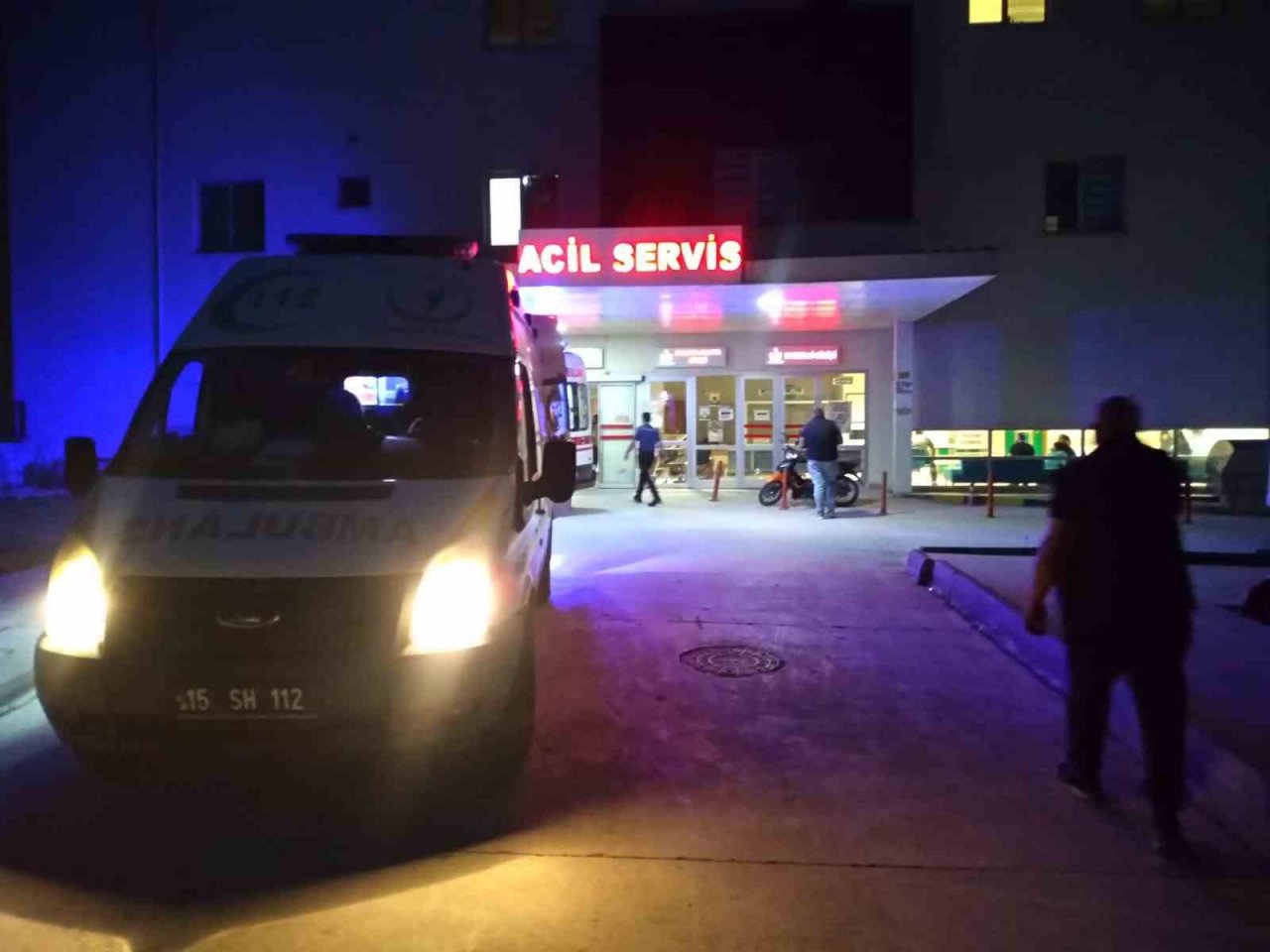 Burdur’da bıçaklı kavga: 2 yaralı