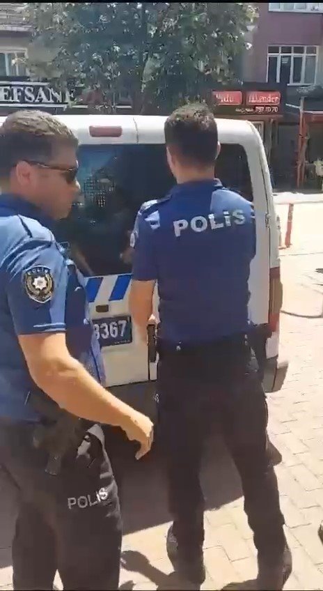 Eve girmeye çalışan hırsız suçüstü yakalandı