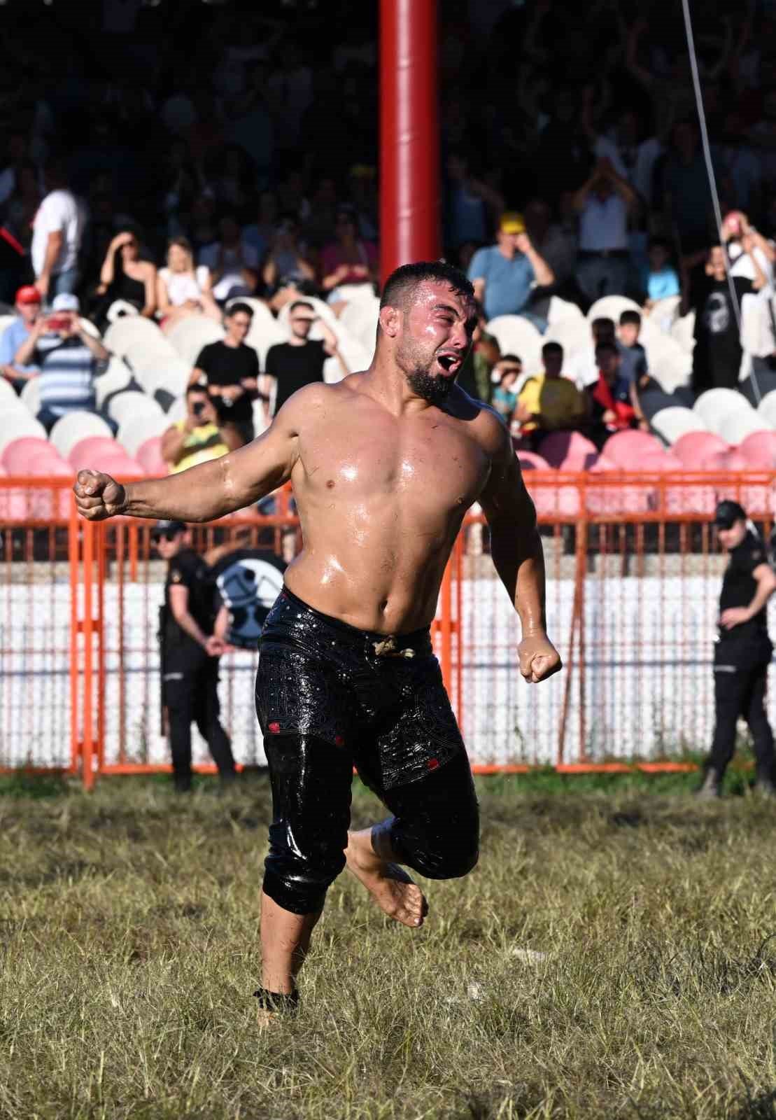 Kırkpınar’da, Antalya Büyükşehir fırtınası esti