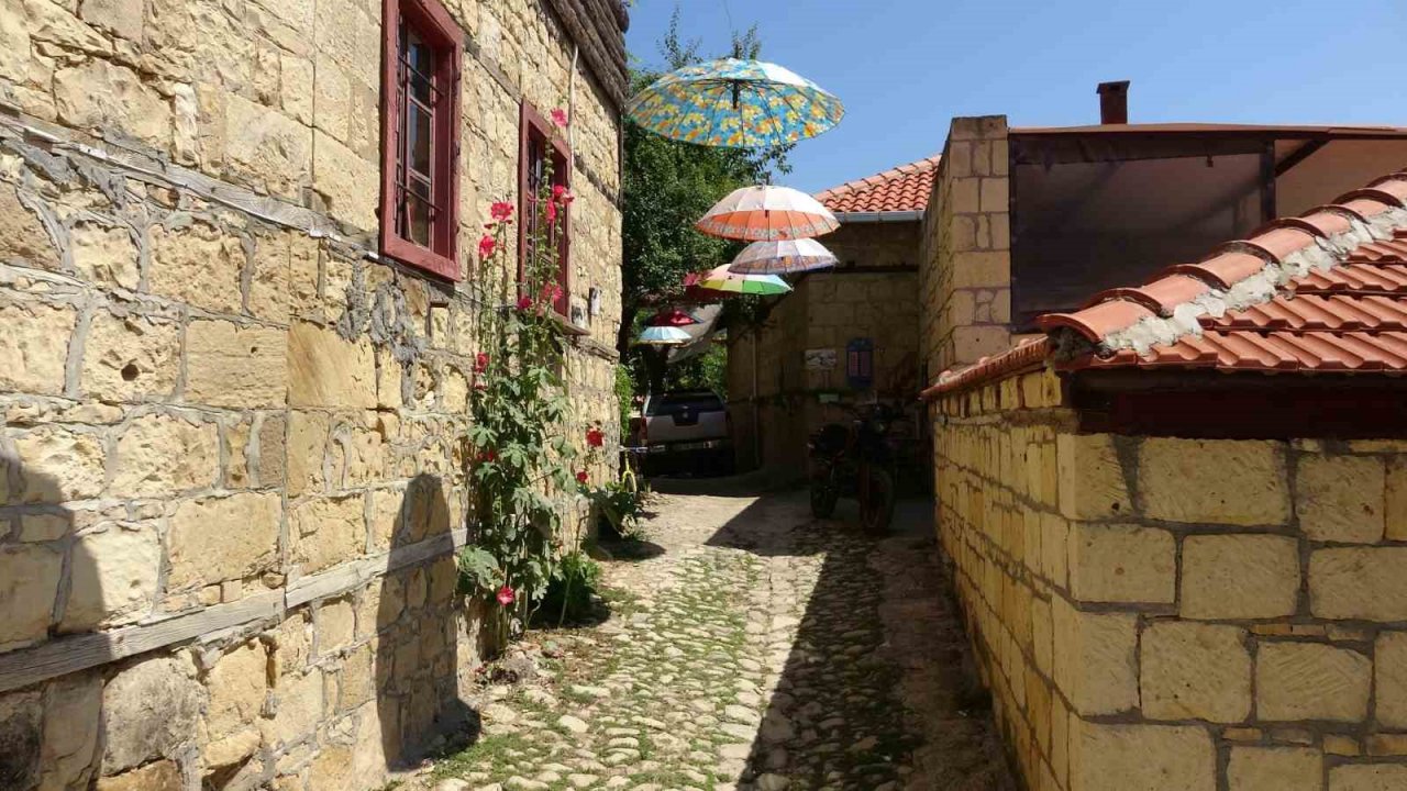 Bu köyde ticari amaçlı fotoğraf çekmek yasak