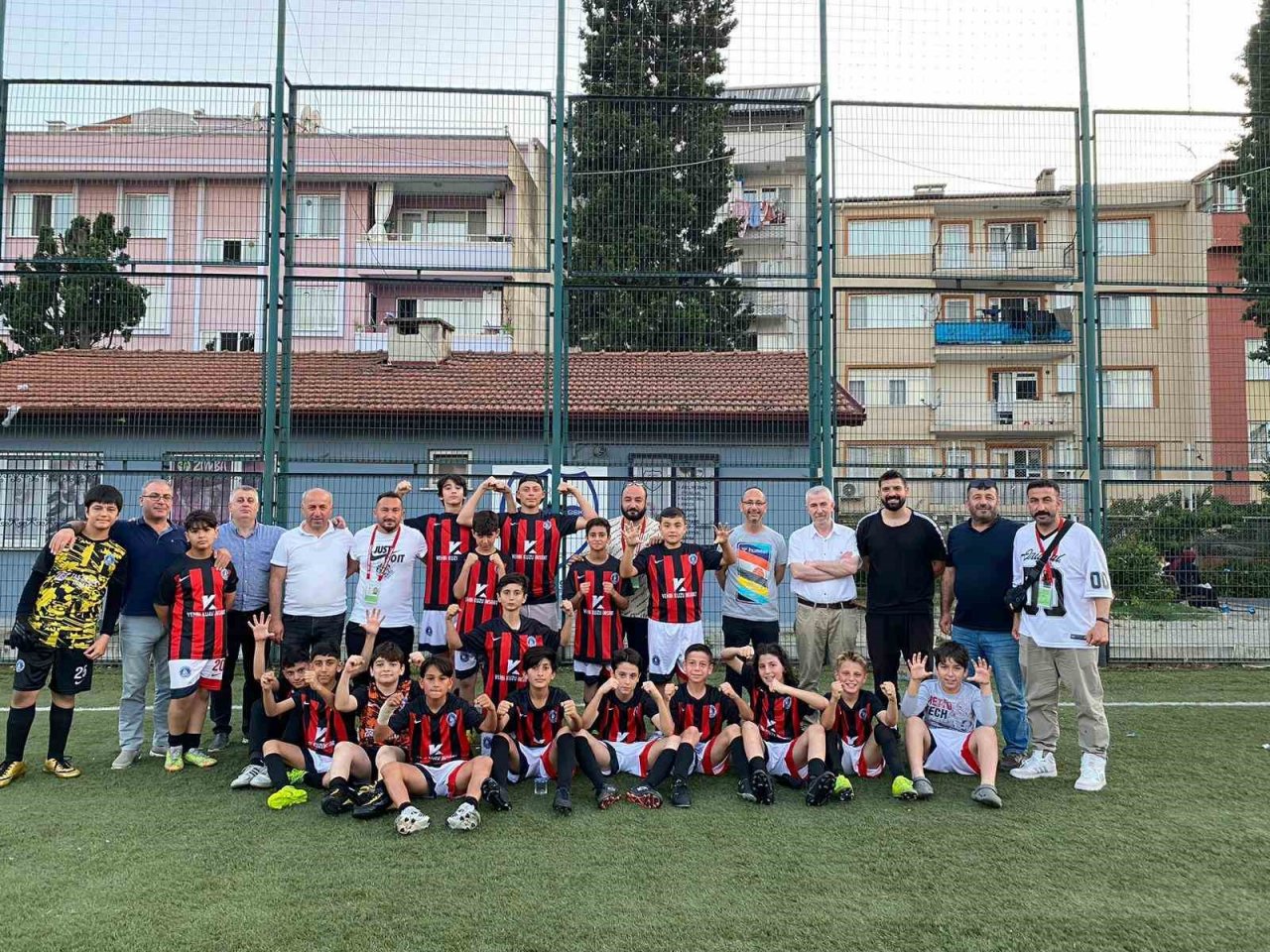 Çiftlikköy Belediyespor’un altyapıda yıldızı parlıyor