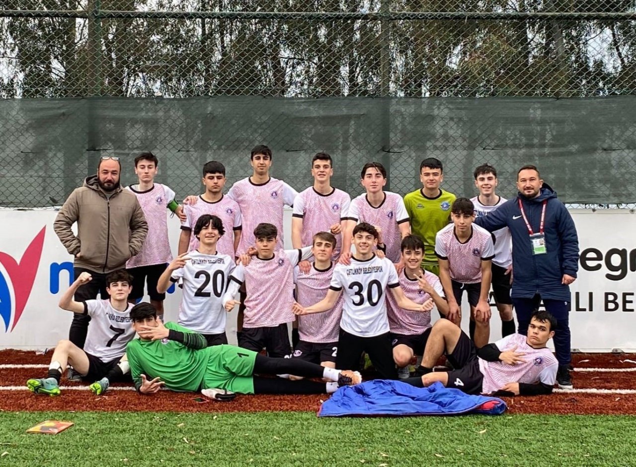 Çiftlikköy Belediyespor’un altyapıda yıldızı parlıyor