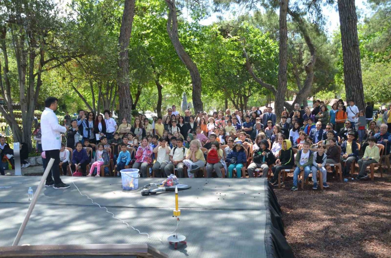 Başkan Oktay: "Geleceğimiz için yatırım yapmaya devam edeceğiz"