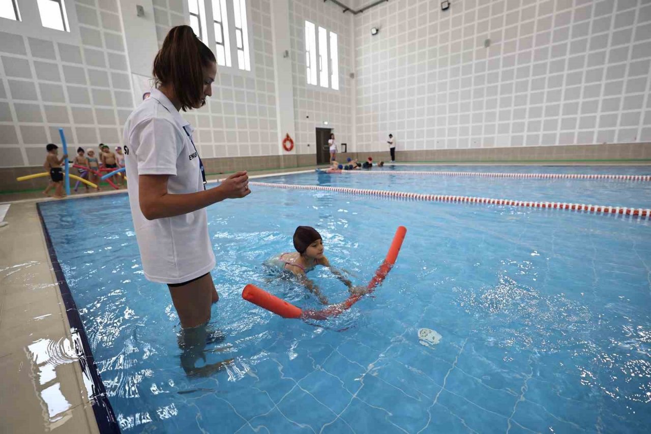 Denizli’de yüzme kurslarına yoğun ilgi