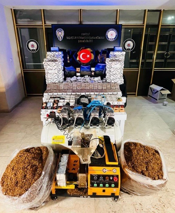 Denizli’de kaçakçılık operasyonunda binlerce ürün ele geçirildi