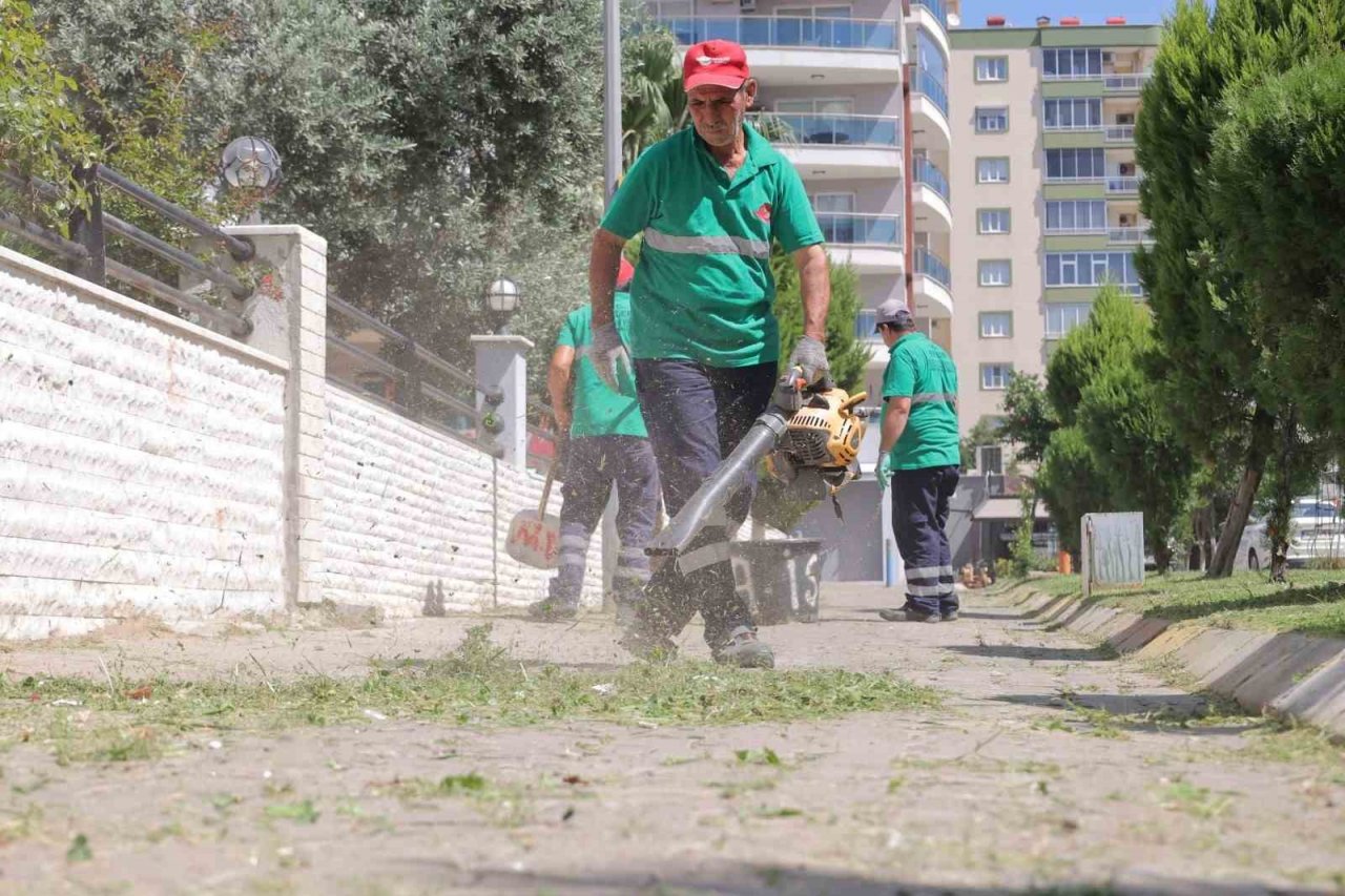 Efeler’in parkları pırıl pırıl oluyor
