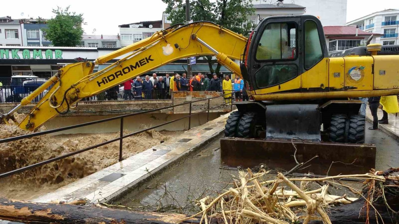 Ordu’yu sağanak vurdu