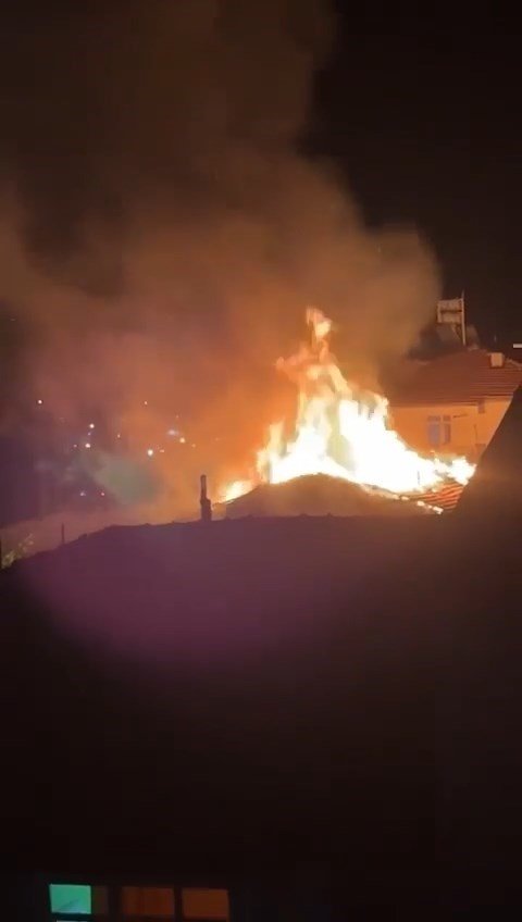 Elazığ’da korkutan yangın