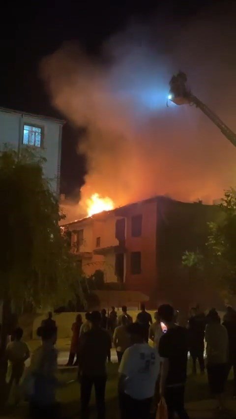 Elazığ’da korkutan yangın