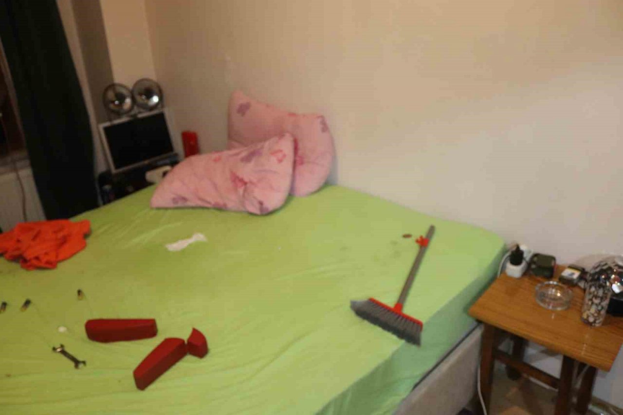 Sevgilinin ölümünden dolayı tutuklanan zanlı kendisini savunurken şiir okudu