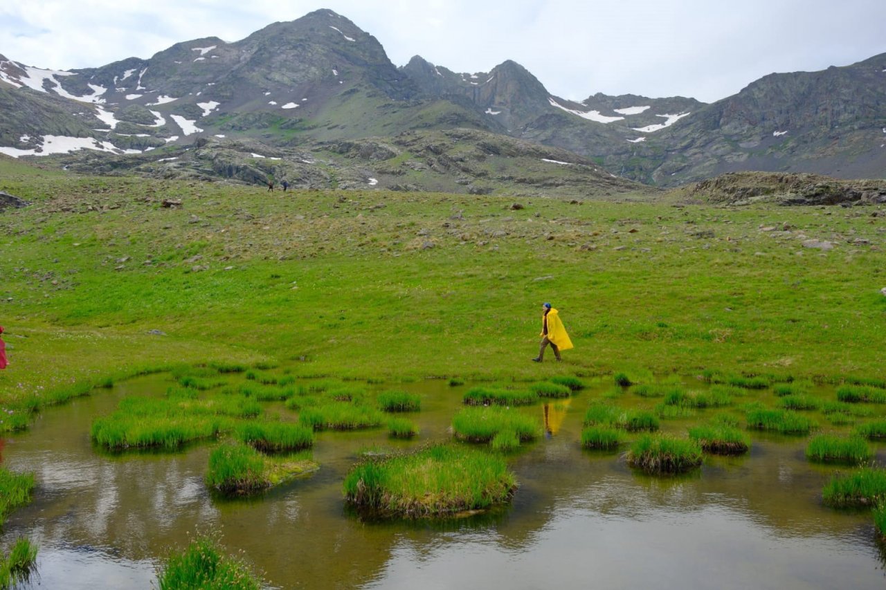 Artabel Gölleri 85 dağcıya aynı günde dört mevsimi yaşattı