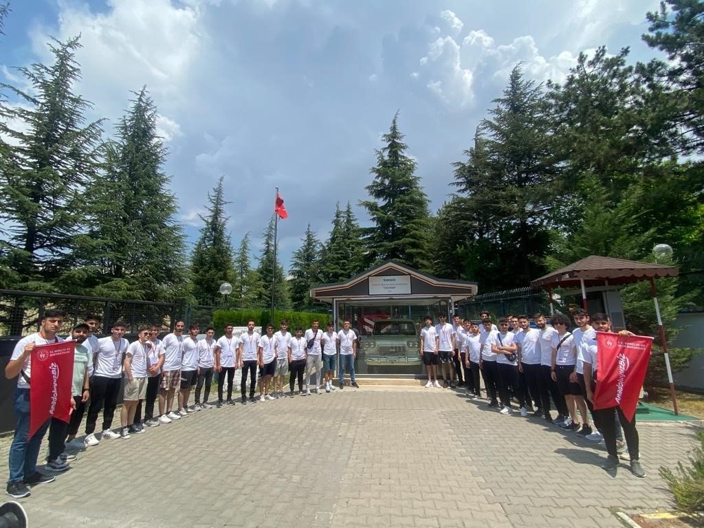 “AnadoluyuzBiz” projesine katılan Elazığlı gençler Eskişehir’i gezdi