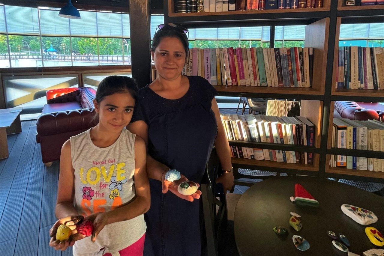 Keçiörenli kadınlar taş boya eğitimini tamamladı