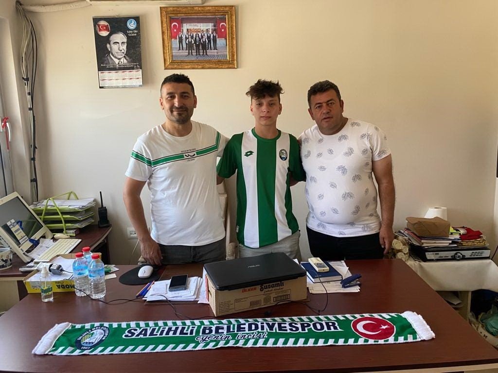 Salihli Belediyespor’a altyapıdan 22 takviye