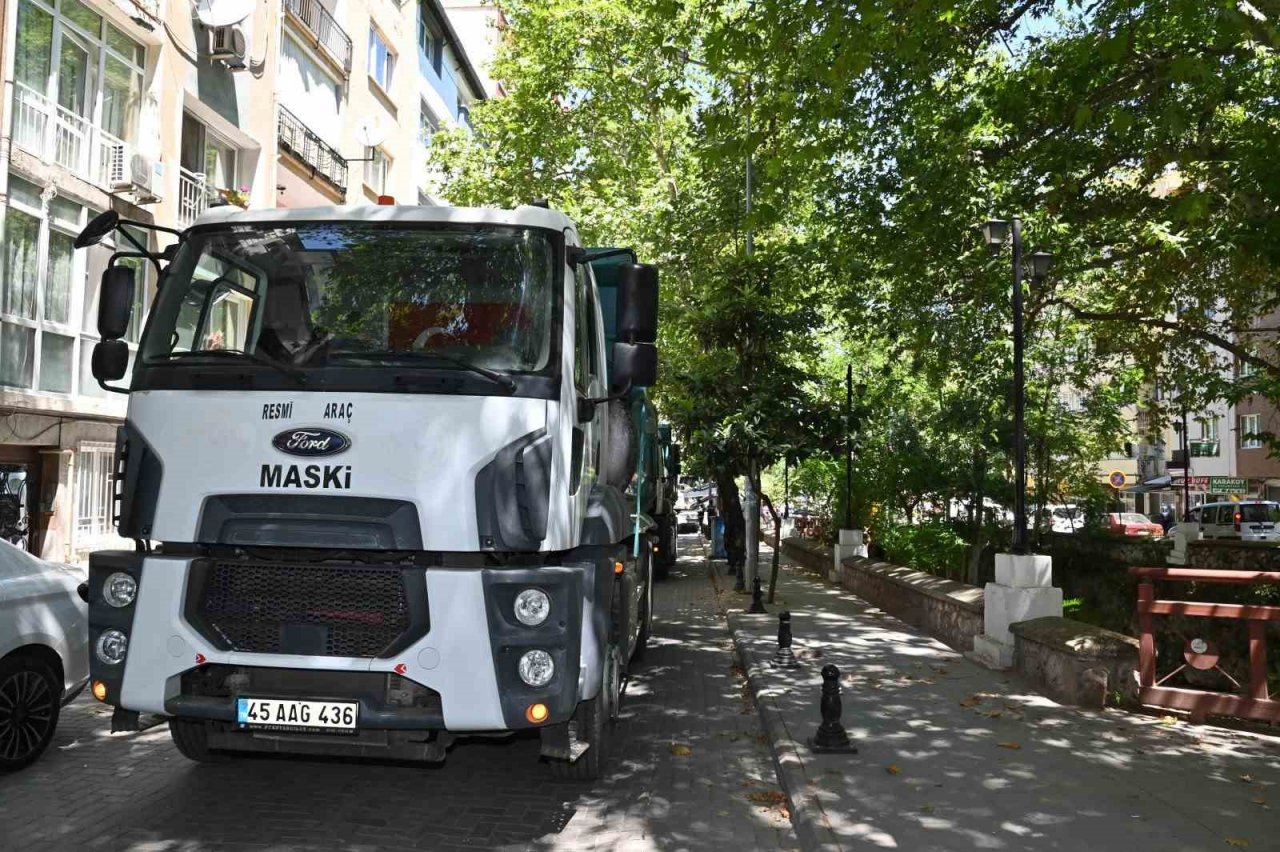 Çaybaşı Deresi temizleniyor