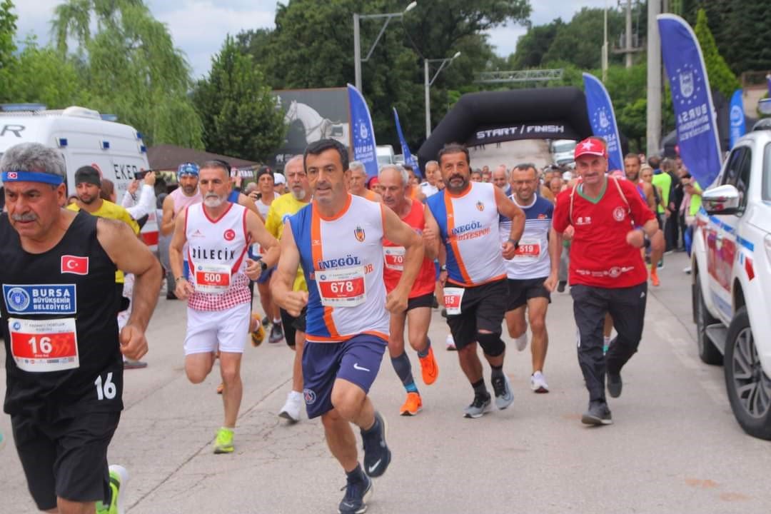 Kazancı’da dostluk için koştular