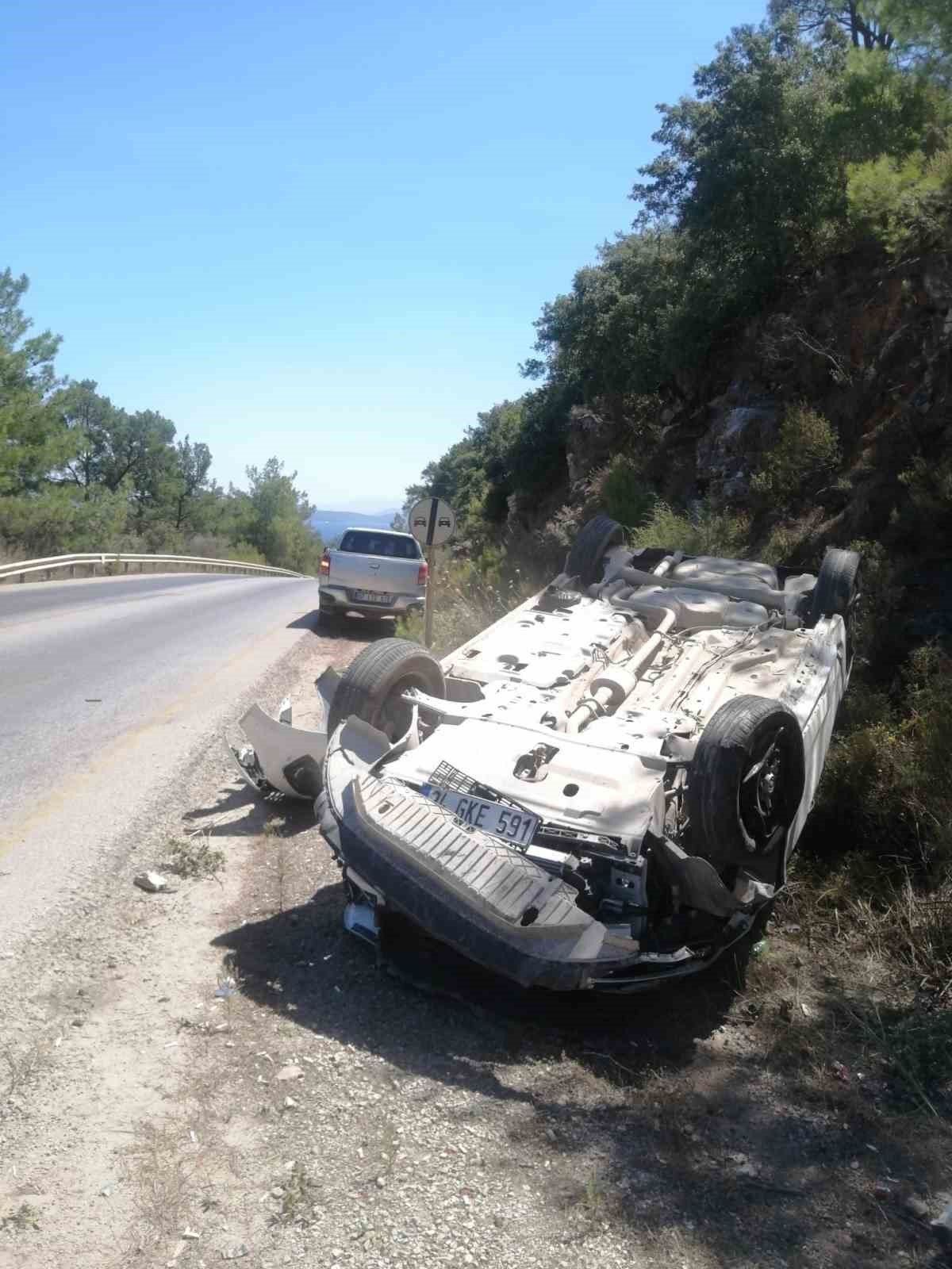 Takla atan otomobilden dışarı fırlayan sürücü kurtarılamadı