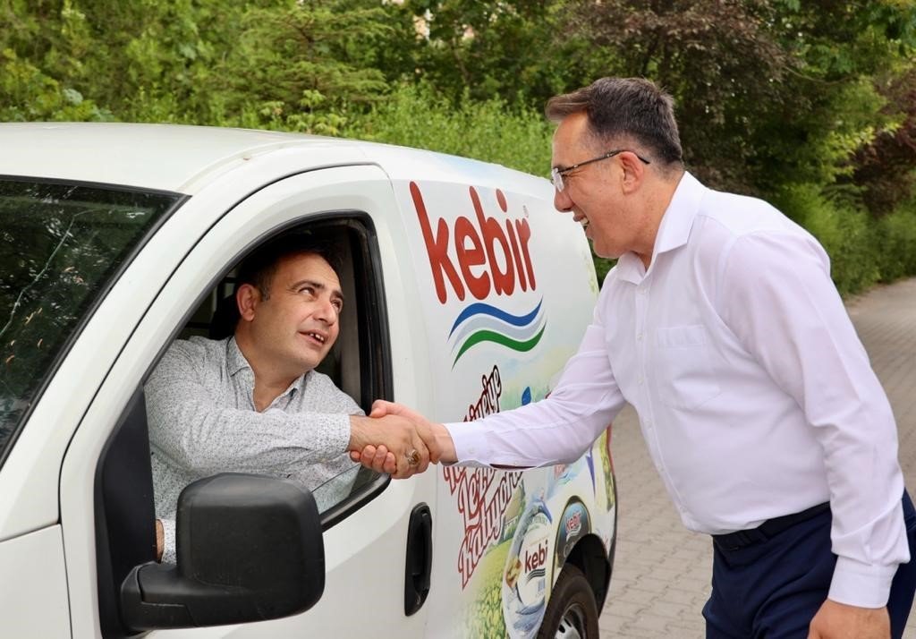 Başkan Savran 2000 Evler Mahallesi esnaflarını ziyaret etti