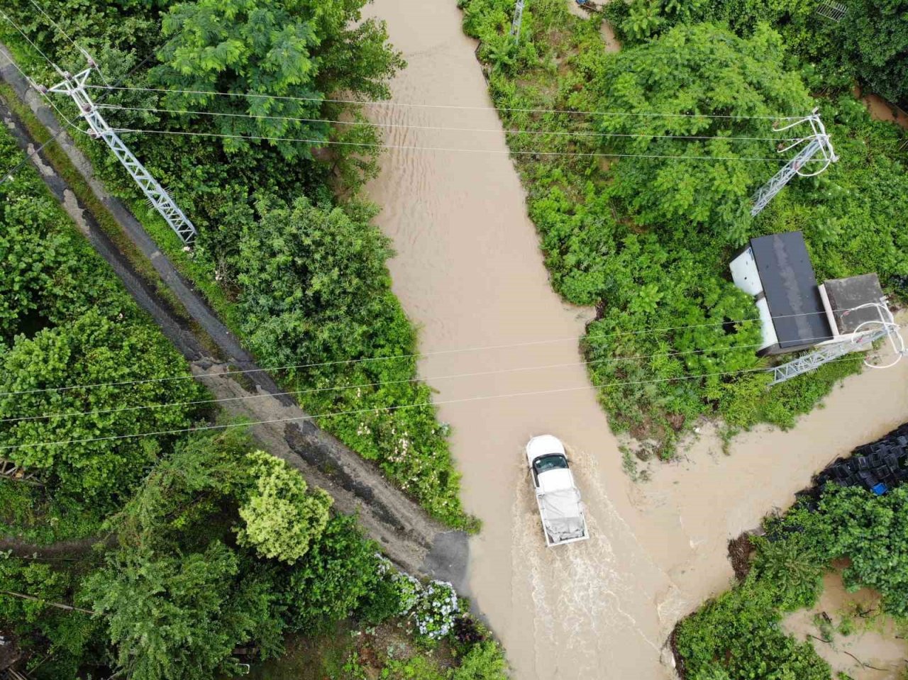 Ordu’yu sağanak vurdu