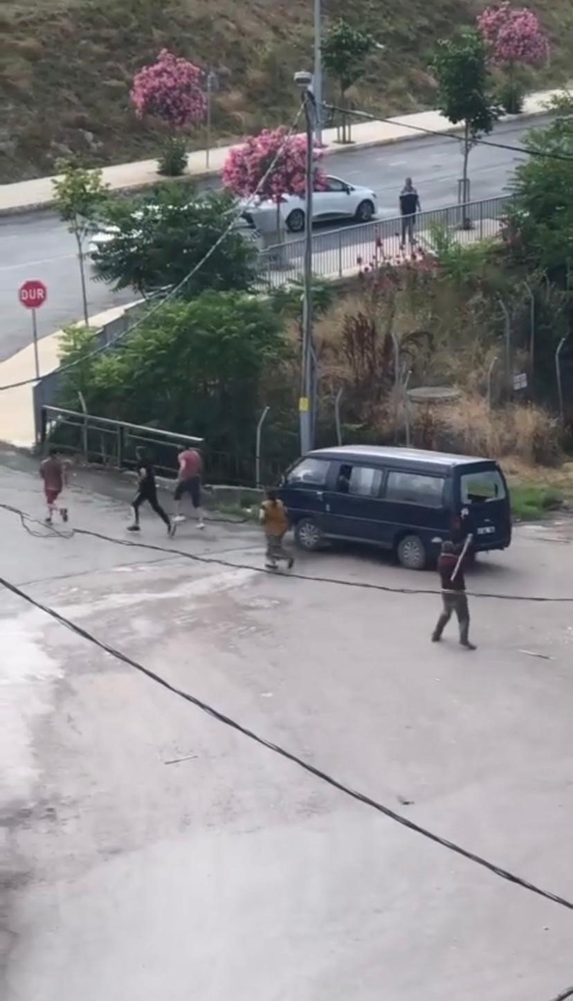 Pendik’te taşlı sopalı kavga