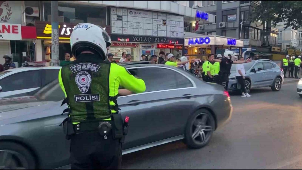Kadıköy’de kaza yaptı, aranması çıktı