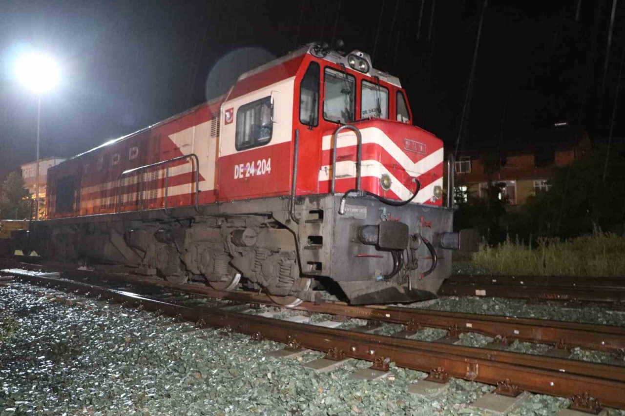 Samsun’da yük treni raydan çıktı
