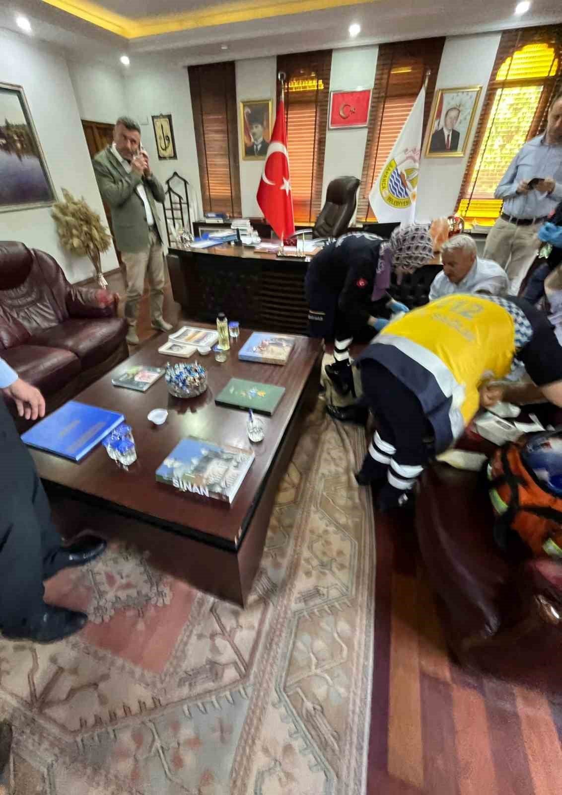 Sapanca Belediye Başkanının makam odasında silahlı saldırı