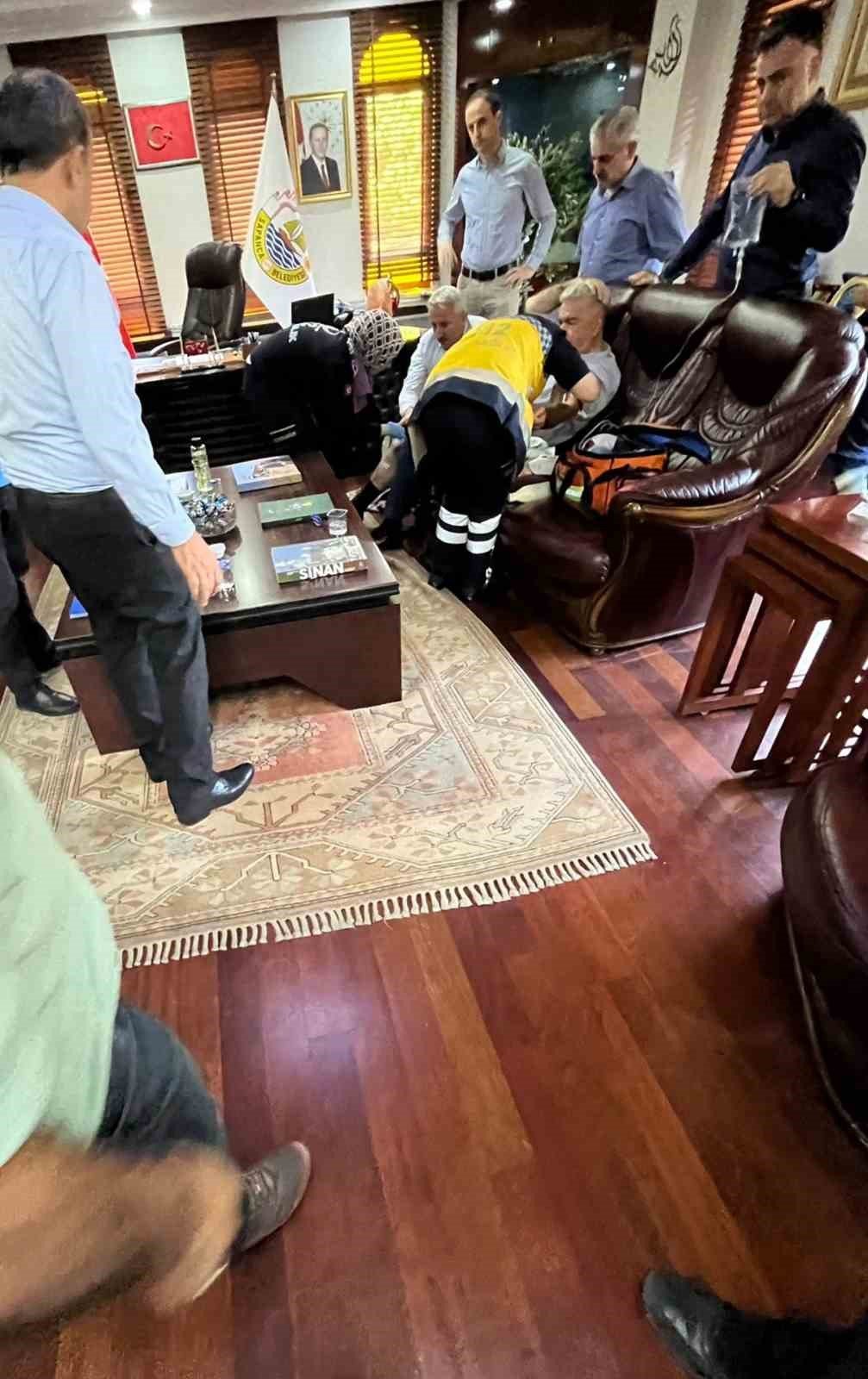 Sapanca Belediye Başkanının makam odasında silahlı saldırı