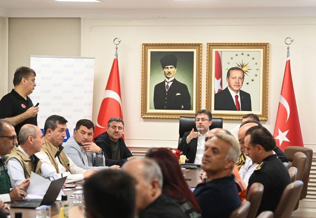 Bakan Yumaklı selden etkilenen Düzce’de