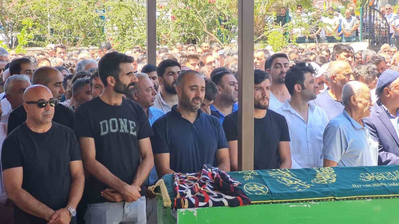 Kazada yaşamını yitiren 3 kişi Bodrum’da defnedildi