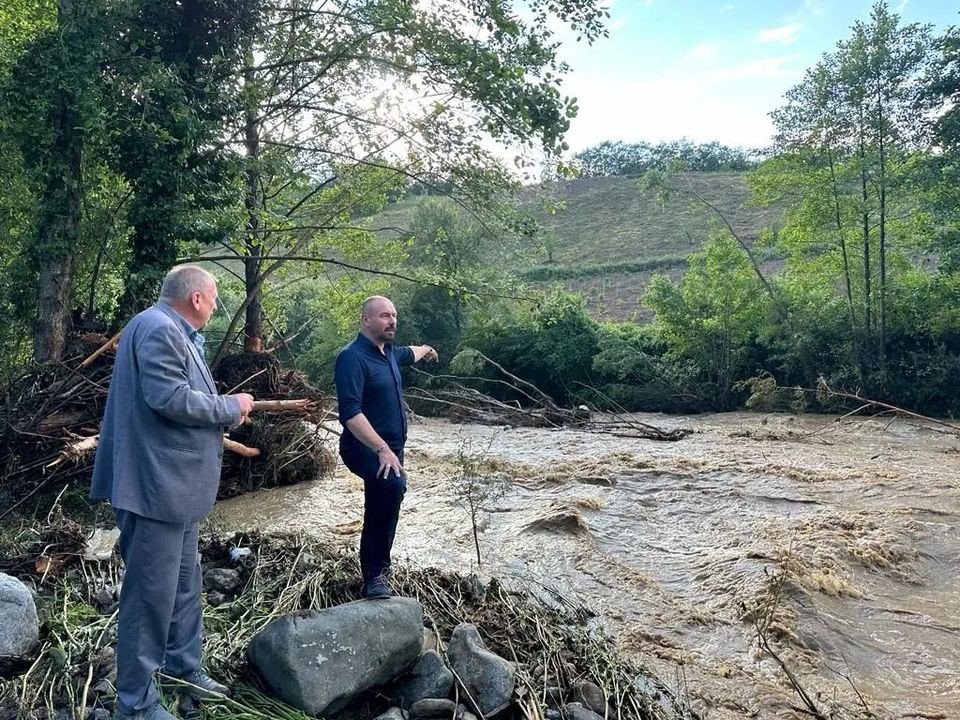 Tekkeköy’de afetle mücadele sürüyor