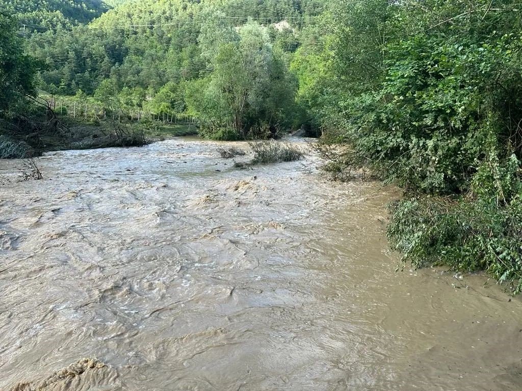 Tekkeköy’de afetle mücadele sürüyor
