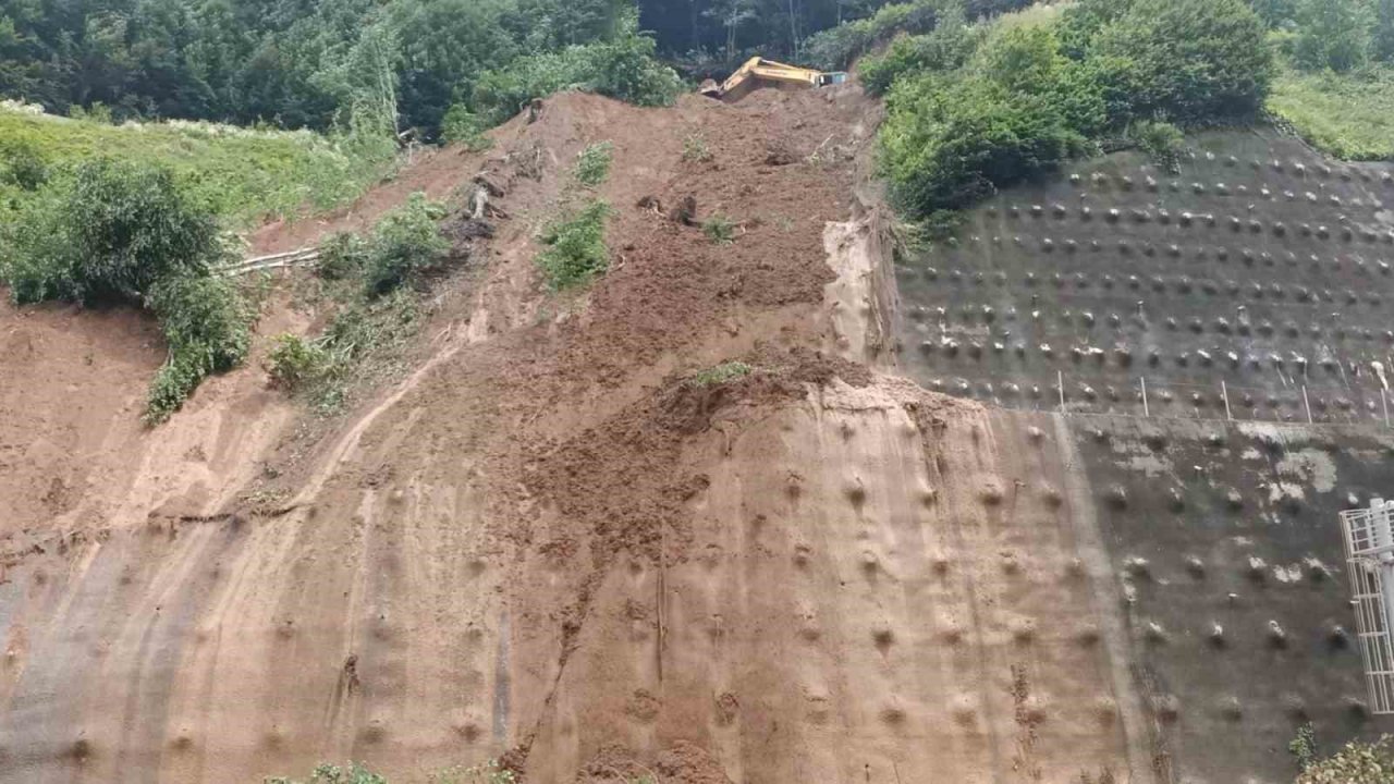 Bolu Dağı Tüneli’nde heyelanın izleri siliniyor