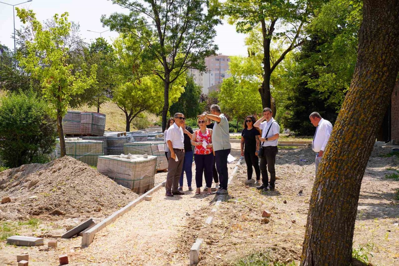 Başkan Ataç’tan park incelemesi