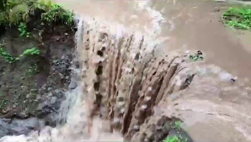 Tokat’ta Sağanak yağış sonrası yol çöktü