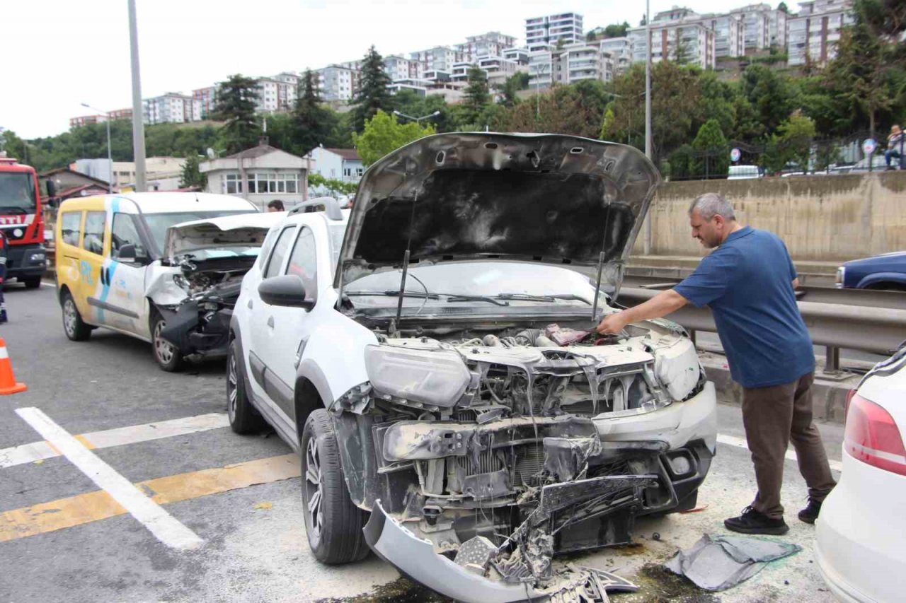 Trabzon’da 6 araçlı zincirleme kaza: 3 yaralı