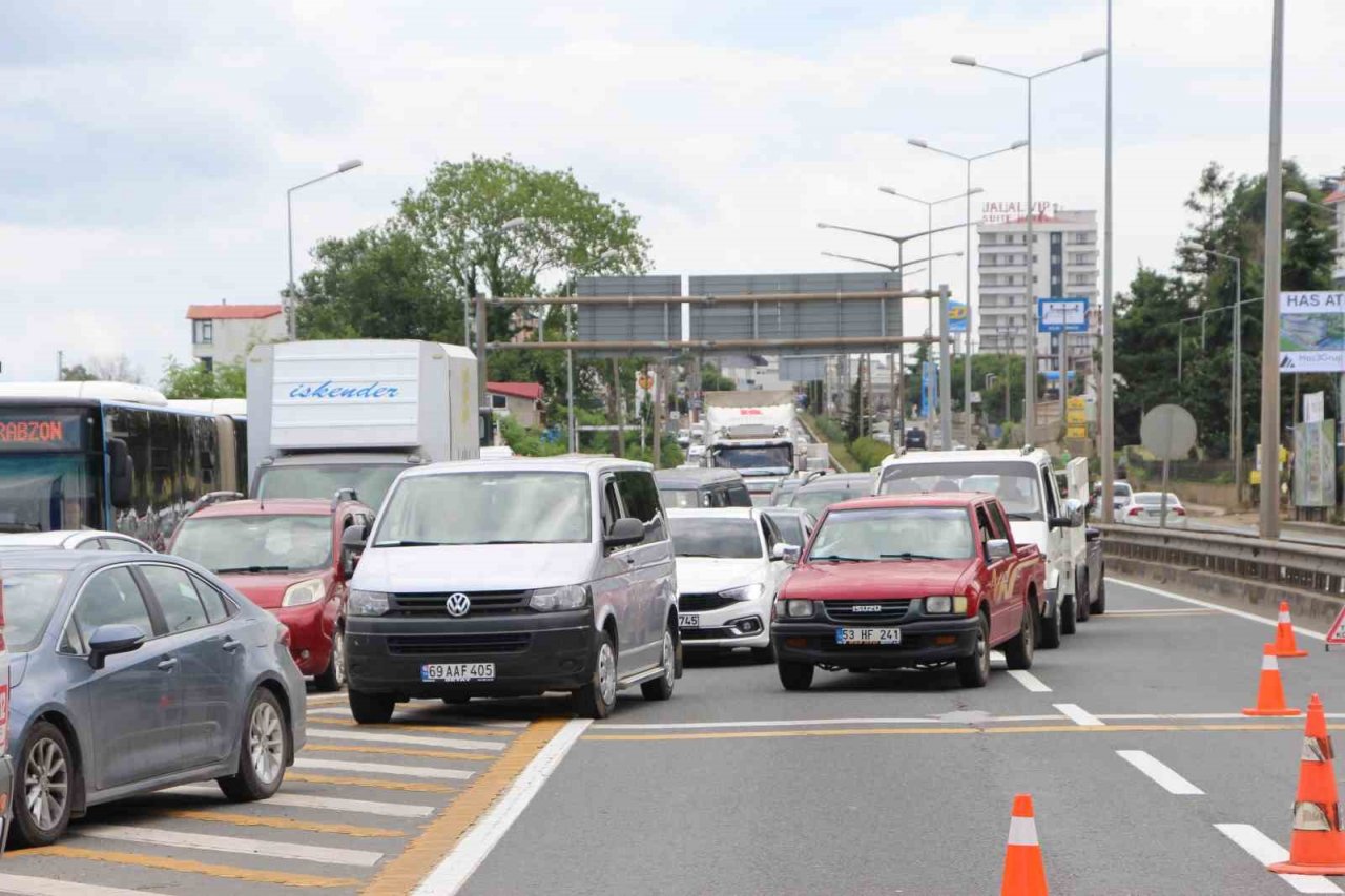 Trabzon’da 6 araçlı zincirleme kaza: 3 yaralı