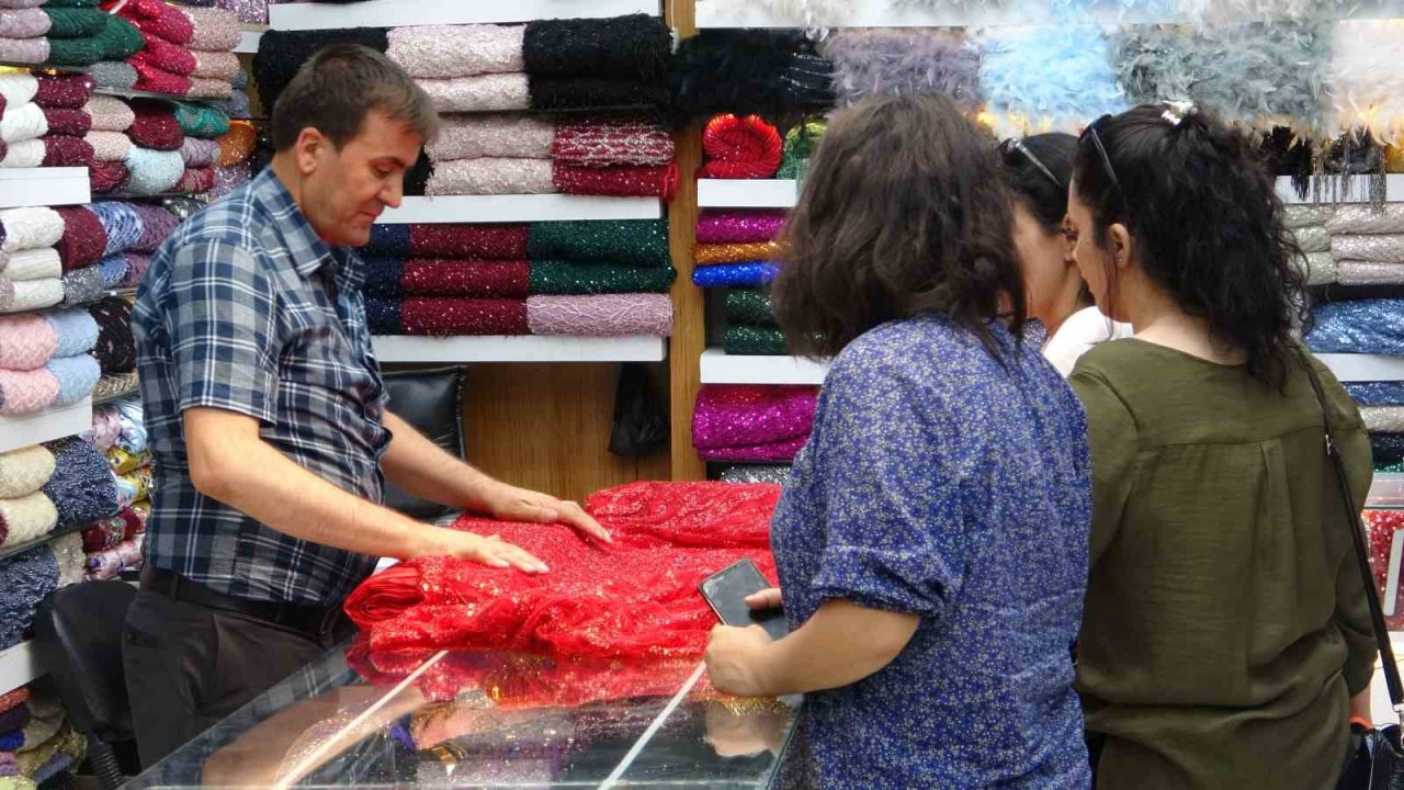 Düğün sezonu yöresel kıyafetlere ilgiyi arttırdı