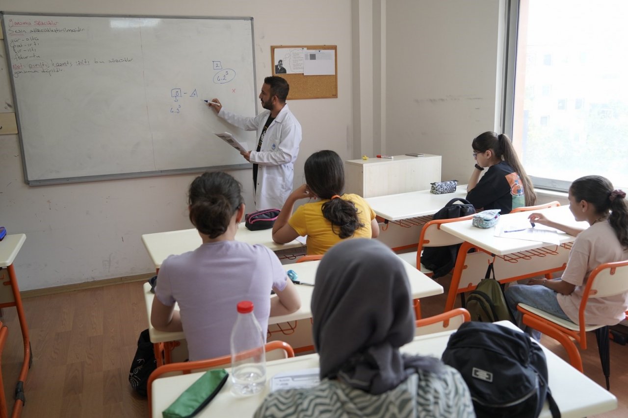 YEGEM’de yaz çalışma programı sürüyor